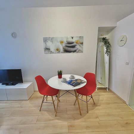 Apartments Antons Pula Extérieur photo