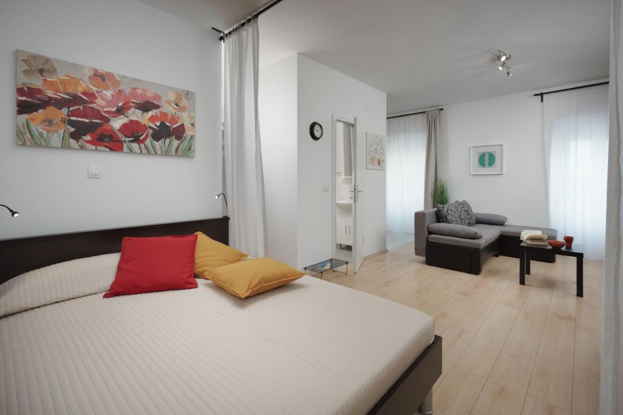Apartments Antons Pula Extérieur photo