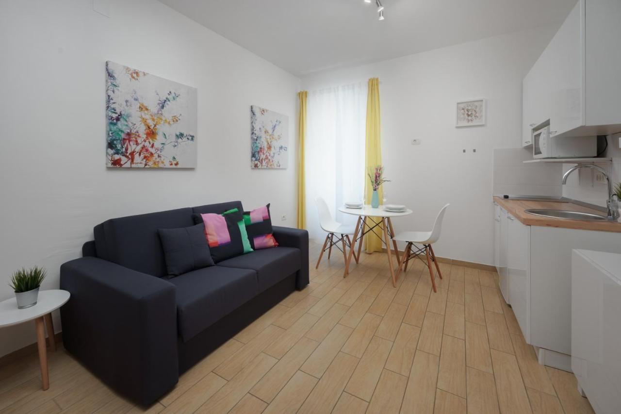 Apartments Antons Pula Extérieur photo