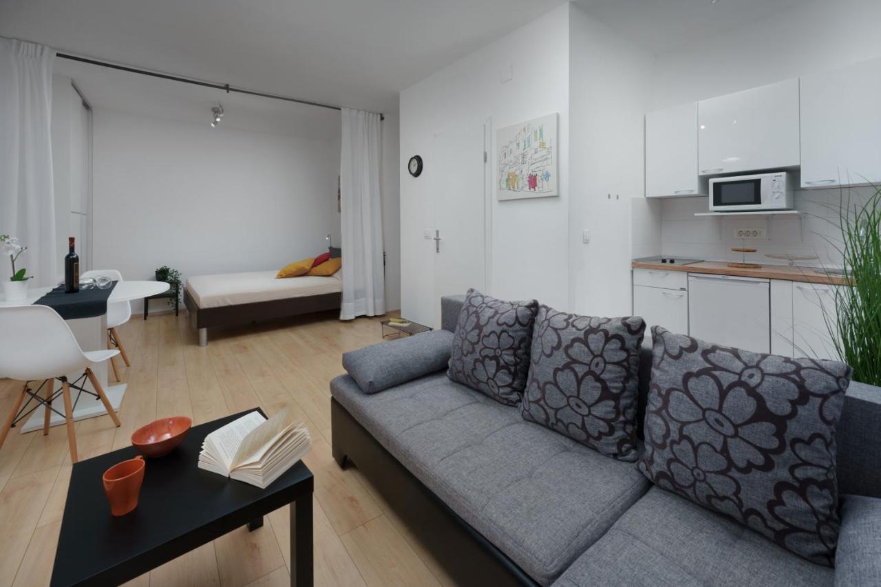 Apartments Antons Pula Extérieur photo