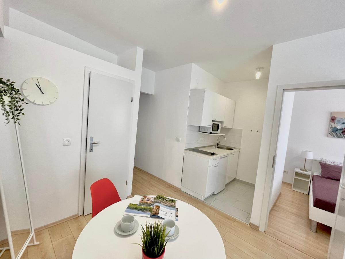 Apartments Antons Pula Extérieur photo