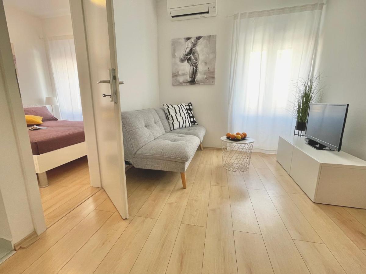 Apartments Antons Pula Extérieur photo