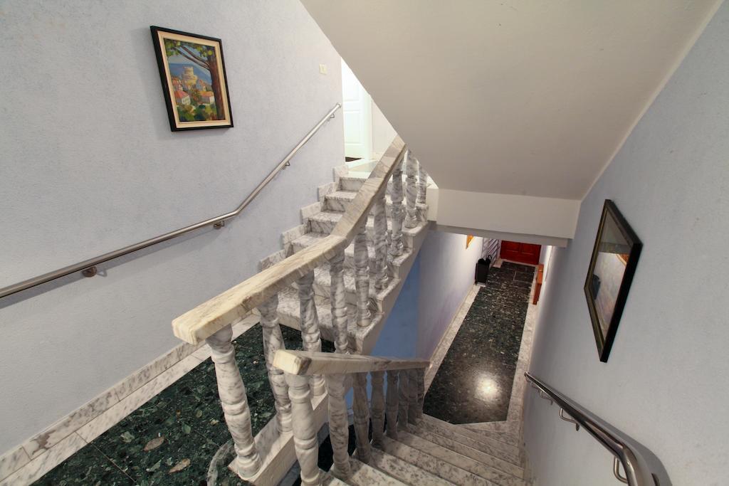 Apartments Antons Pula Extérieur photo