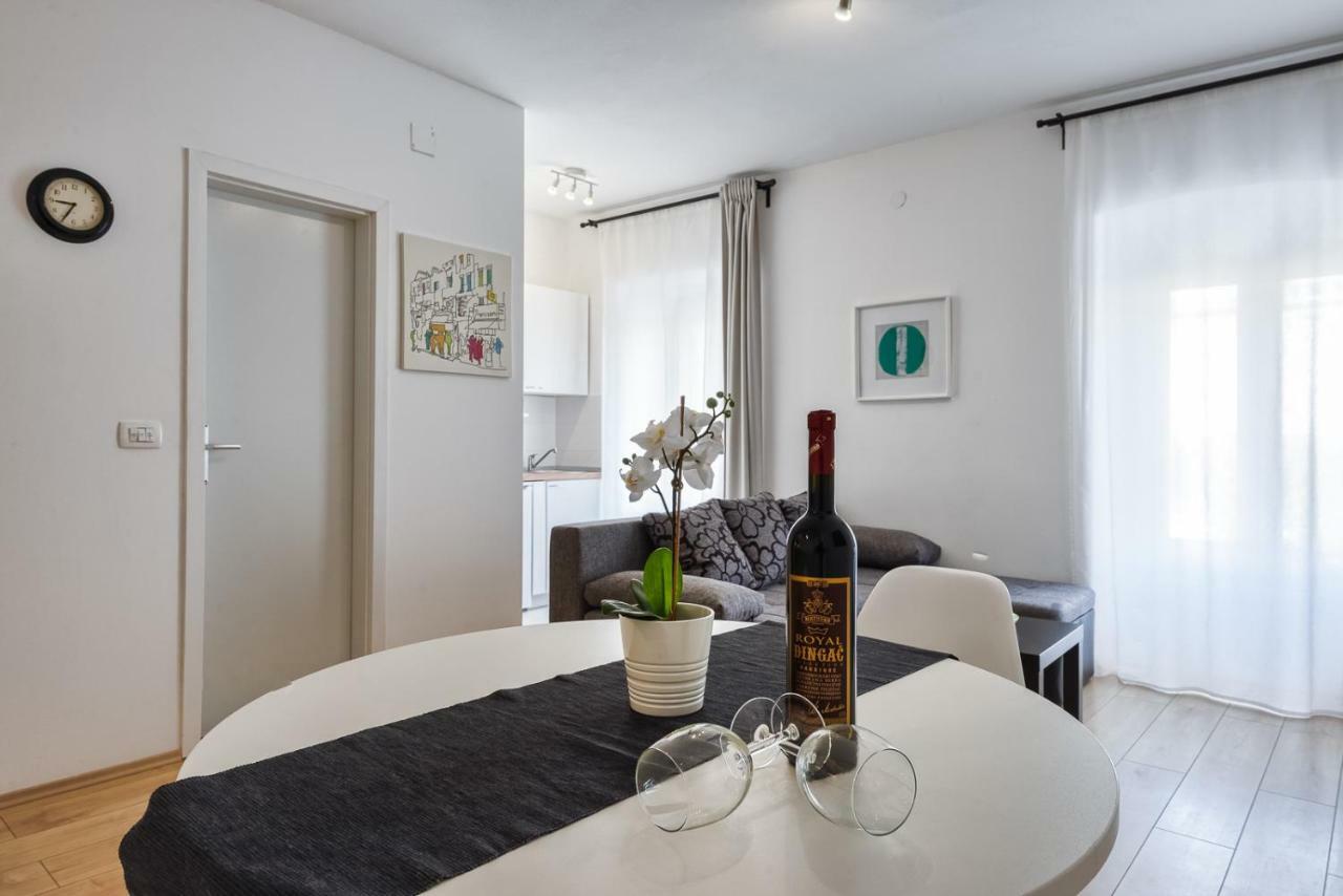Apartments Antons Pula Extérieur photo