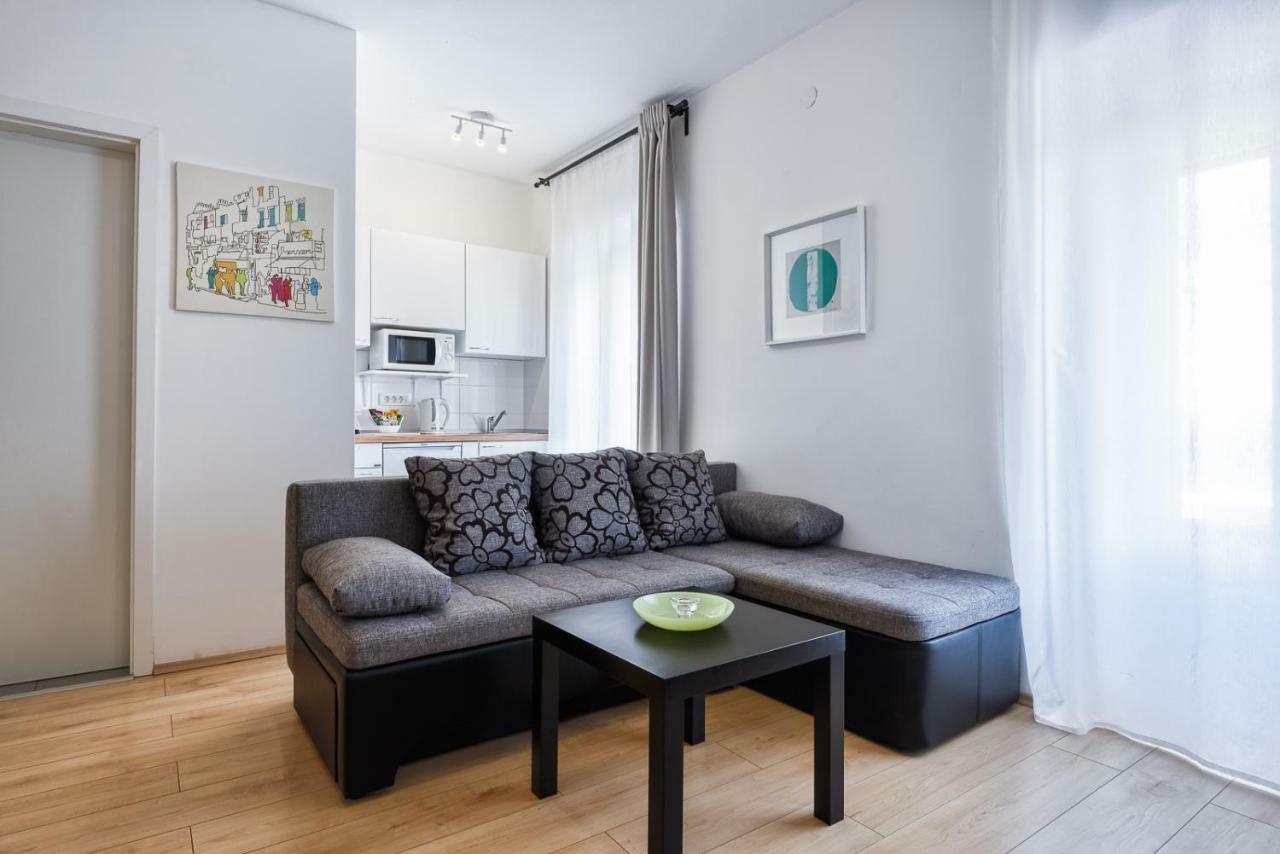 Apartments Antons Pula Extérieur photo
